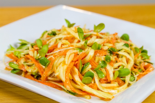 Salata raw de spaghetti vegetale